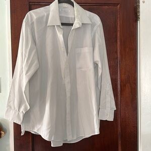 VAN Heusen mens dress shirt; size 17 32/33